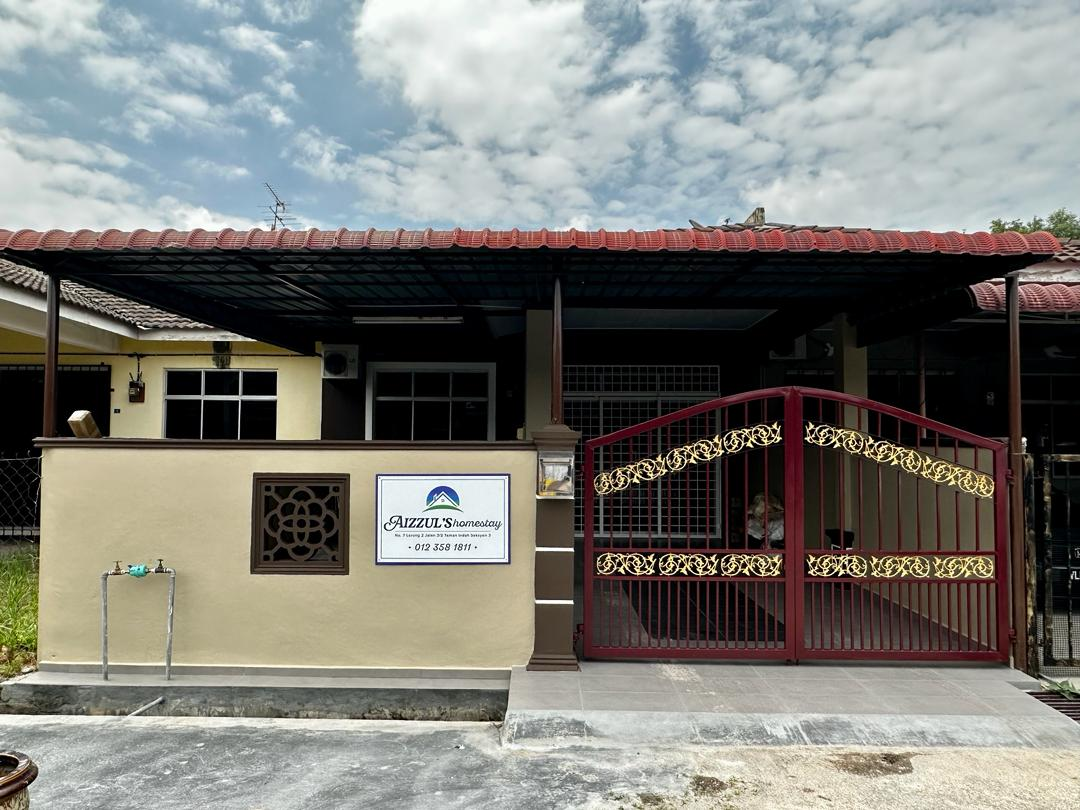 Pemandangan keseluruhan rumah (dari luar)